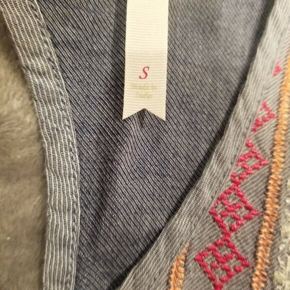 MK Womens Sleeveless Denim Embroidered Top Keyhole Back Blue Small Cotton - Picture 7 of 8